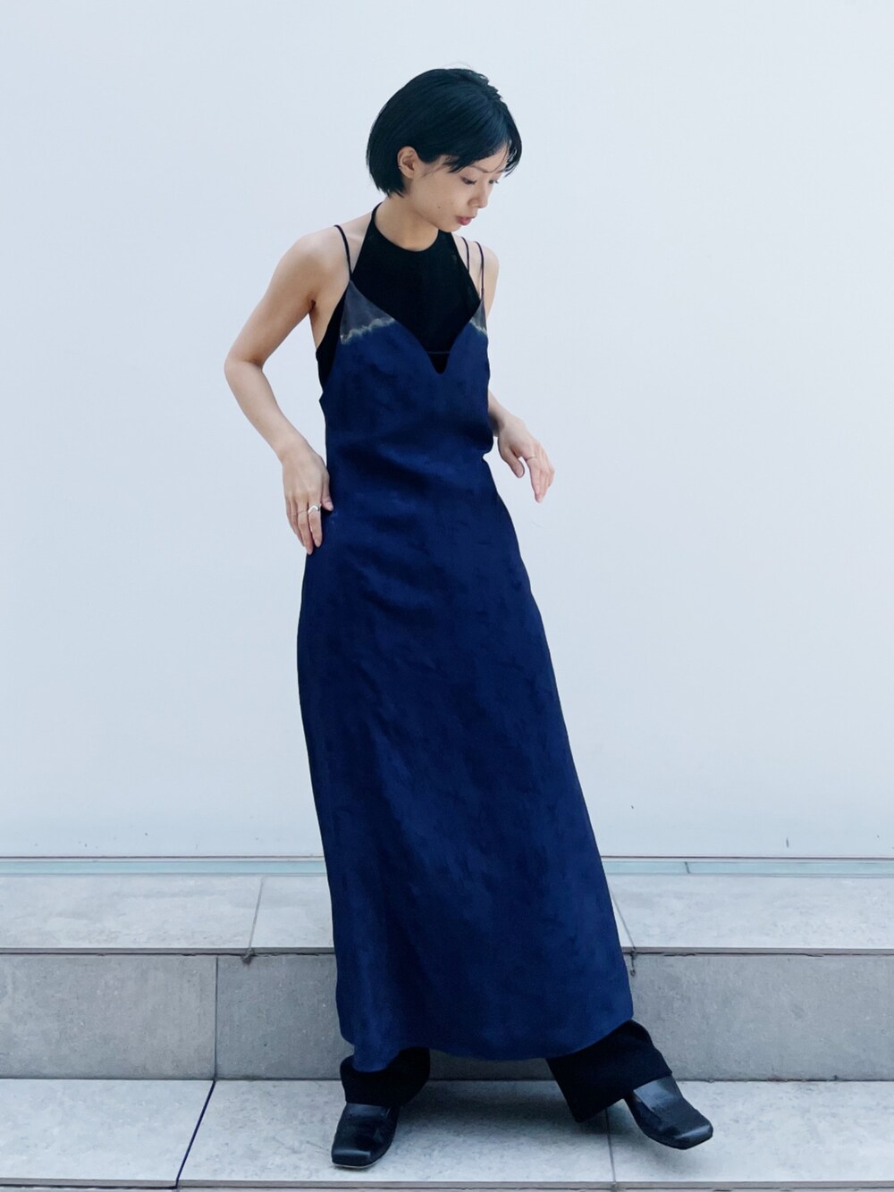 「大人コーデ」｜「STUDIOUSの【STUDIOUS】メッシュクロスタックパンツ〈セットアップ対応〉（スラックス、ブラック系）」を使った、SHIHOさん（レディース・158cm）の春コーディネートの1枚目の写真