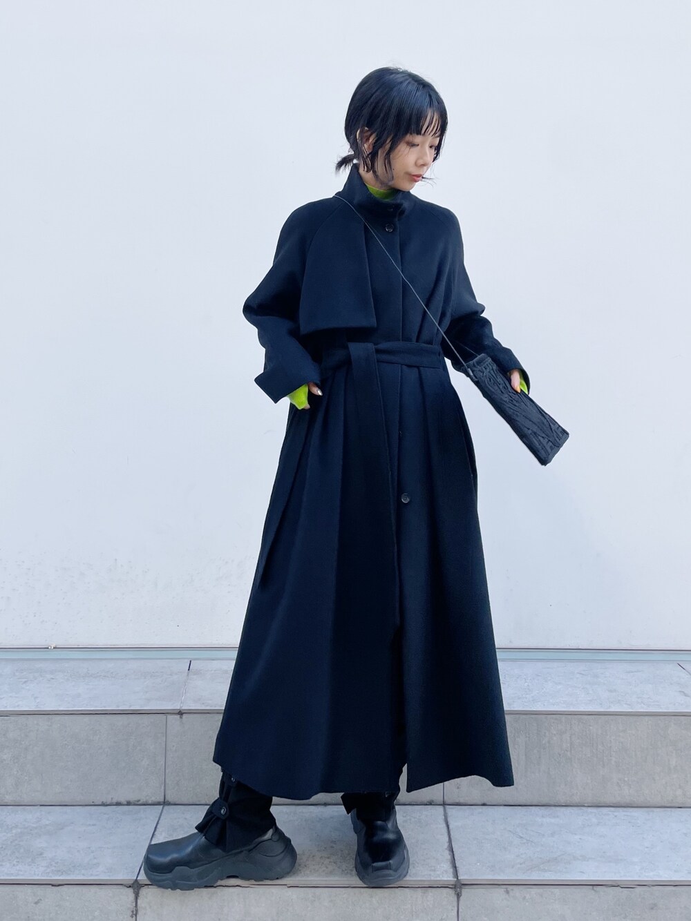 「dessin de mode、ウールコート、モードスタイル」｜「Dessin de Modeの【Dessin de mode/デッサンデモード】《STUDIOUS別注》スタンドカラーウールコート（その他アウター、ブラック系）」を使った、SHIHOさん（レディース・158cm）の冬コーディネートの1枚目の写真