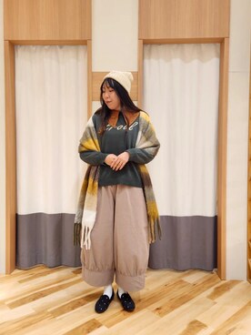 「アイテム（ドレスシューズ、グレー系）」を使った、manaさん（レディース・167cm）の秋コーディネート