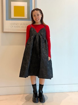 「CAROLINA GLASER（カロリナ グレイサー）のラメジャカード ミドル丈 キャミワンピース  旅行 ライブ  映え  アウター 大人ガーリー 推し活  お出かけ 結婚式（ワンピース、ブラック系）」を使った、カロリナグレイサーさん（レディース・164cm）の秋コーディネート
