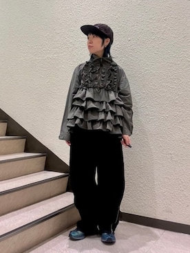 「CAROLINA GLASER（カロリナ グレイサー）のフリル フード ブルゾン（ブルゾン、グリーン系）」を使った、カロリナグレイサーさん（レディース・164cm）の秋コーディネート