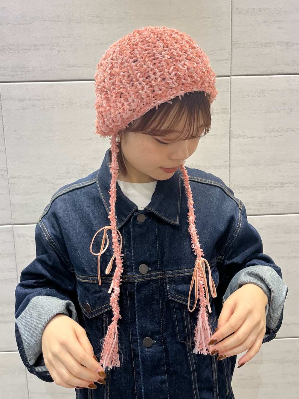 「OVERRIDEのOVERRIDE x pan TWINKLE CLOCHE / オーバーライド（ニットキャップ/ビーニー、ピンク系）」を使った、Tamaさん（レディース・152cm）の春コーディネートの1枚目の写真