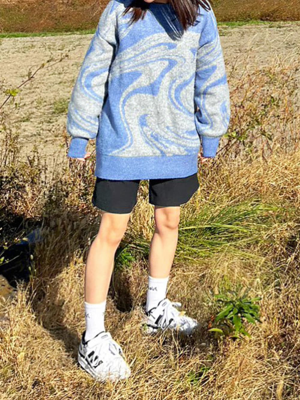 「ootd、ファッションを楽しもう、楽チンコーデ、休日スタイル、ALAND、LOWRYS FARM、x-girl、adidas originals」｜「adidas Originalsのadidas Originals/アディダス オリジナルス FORUM LOW（スニーカー、ホワイト系）」を使った、마사? さん（レディース・157cm）の秋コーディネートの1枚目の写真