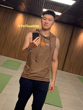 「NET（ネット）のアイテム（トップス）」を使った、IG: YuTianRiBiさん（メンズ・175cm）の冬コーディネート