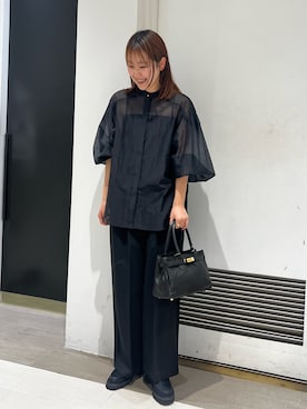 「シア―ブラウス」｜「アイテム（スラックス）」を使った、KONOMIさん（レディース・160cm）の春コーディネート