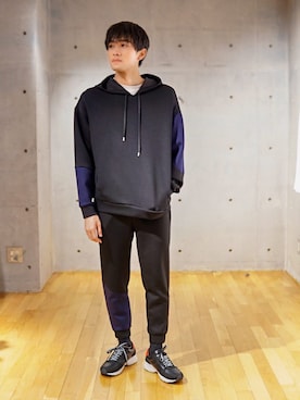 「1piu1uguale3 RELAX（ウノピュウノウグァーレトレリラックス）のアイテム（スニーカー）」を使った、RT staffstylingさん（メンズ・176cm）の冬コーディネート