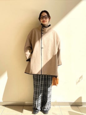 「アイテム（ポンチョ）」を使った、BEAMS HEART WOMENさん（レディース・157cm）の秋コーディネート