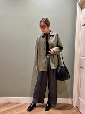「アイテム（ミリタリージャケット）」を使った、BEAMS HEART WOMENさん（レディース・170cm）の秋コーディネート