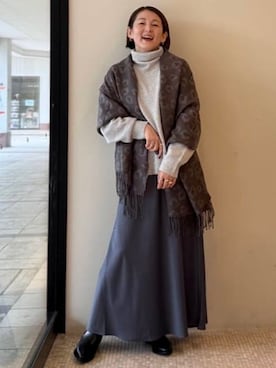 「アイテム（ストール/ショール）」を使った、BEAMS HEART WOMENさん（レディース・163cm）の秋コーディネート