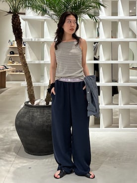「BEAMS HEART（ビームスハート）のカップ付き ボーダー タンクトップ（Tank tops、グレー系）」を使った、BEAMS HEART WOMENさん（レディース・160cm）の夏コーディネート