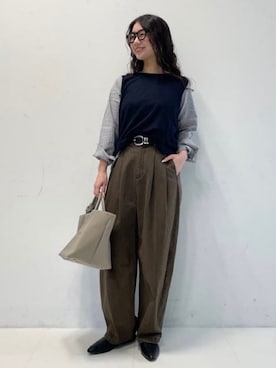 「BEAMS HEART（ビームスハート）のバック タック 異素材 プルオーバー（Tシャツ/カットソー、ブルー系）」を使った、BEAMS HEART WOMENさん（レディース・160cm）の秋コーディネート