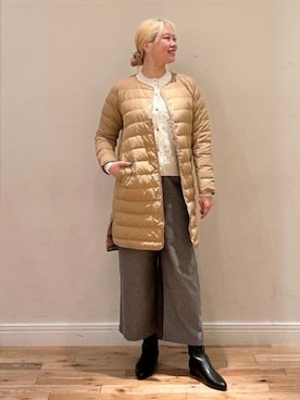 「アイテム（ダウンジャケット/コート、ベージュ系）」を使った、BEAMS HEART WOMENさん（レディース・168cm）の秋コーディネート