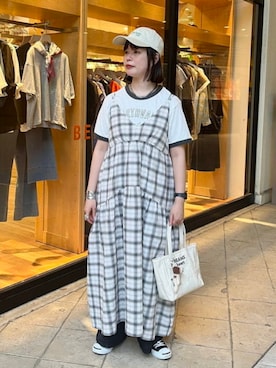 「BEAMS HEART（ビームスハート）の細ツイル 刺繍 キャップ（キャップ、ホワイト系）」を使った、BEAMS HEART WOMENさん（レディース・153cm）の春コーディネート
