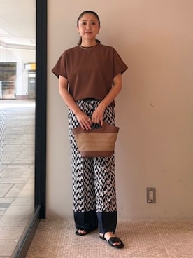「BEAMS HEART（ビームスハート）のバックラッフル プルオーバー（T Shirts、ブラウン系）」を使った、BEAMS HEART WOMENさん（レディース・160cm）の夏コーディネート