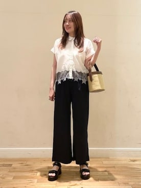 「BEAMS HEART（ビームスハート）のスカーフ バケット ハンドバッグ（ハンドバッグ、ベージュ系）」を使った、BEAMS HEART WOMENさん（レディース・153cm）の春コーディネート
