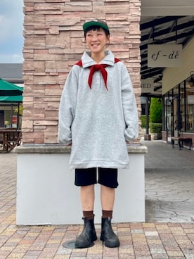 「BEAMS HEART（ビームスハート）のストレッチ カプリ パンツ（スラックス、ブラック系）」を使った、BEAMS HEART WOMENさん（レディース・160cm）の秋コーディネート