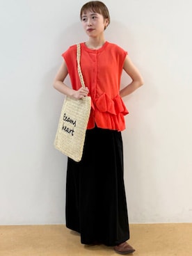 「BEAMS HEART（ビームスハート）のぺーパー ロゴ 刺繍 トートバッグ（トートバッグ、ベージュ系）」を使った、BEAMS HEART WOMENさん（レディース・153cm）の春コーディネート