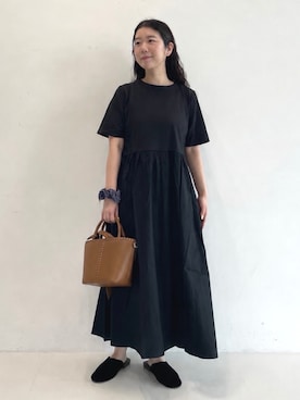 「BEAMS HEART（ビームスハート）のレイヤード風 ワンピース（One piece dress、ブラック系）」を使った、BEAMS HEART WOMENさん（レディース・160cm）の夏コーディネート