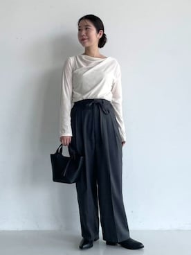 「BEAMS HEART（ビームスハート）のマーベルト スラックスパンツ（スラックス、グレー系）」を使った、BEAMS HEART WOMENさん（レディース・159cm）の夏コーディネート