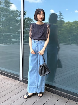 「BEAMS HEART（ビームスハート）のBEAMS HEART / センタープレス ワイドデニムパンツ（デニムパンツ、ブルー系）」を使った、BEAMS HEART WOMENさん（レディース・153cm）の春コーディネート