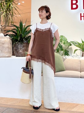 「BEAMS HEART（ビームスハート）のスカーフ バケット ハンドバッグ（Handbag、ベージュ系）」を使った、BEAMS HEART WOMENさん（レディース・160cm）の夏コーディネート