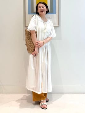 「BEAMS HEART（ビームスハート）のINDIA フリルネック ワンピース（ワンピース、ホワイト系）」を使った、BEAMS HEART WOMENさん（レディース・153cm）の春コーディネート