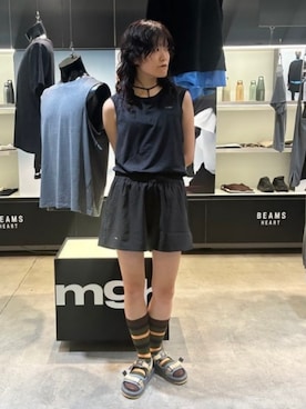 「mgh（エムジーエイチ）のmgh / Neuroflex shorts（スラックス、ブラック系）」を使った、BEAMS HEART WOMENさん（レディース・159cm）の夏コーディネート