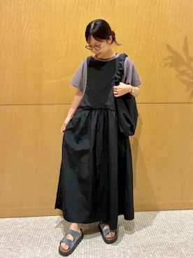 「BEAMS HEART（ビームスハート）の【A4サイズ収納可能】ギャザー ハンドル トートバッグ（トートバッグ、ブラック系）」を使った、BEAMS HEART WOMENさん（レディース・159cm）の夏コーディネート