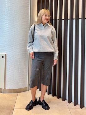 「BEAMS HEART（ビームスハート）のミニ バレルバッグ（ショルダーバッグ、ブラック系）」を使った、BEAMS HEART WOMENさん（レディース・160cm）の秋コーディネート