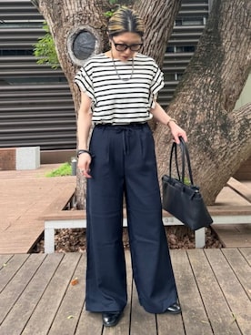 「BEAMS HEART（ビームスハート）のあおりポケット バッグ（Tote、ブラック系）」を使った、BEAMS HEART WOMENさん（レディース・160cm）の夏コーディネート