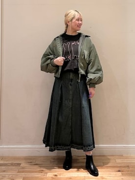 「アイテム（デニムスカート）」を使った、BEAMS HEART WOMENさん（レディース・168cm）の秋コーディネート
