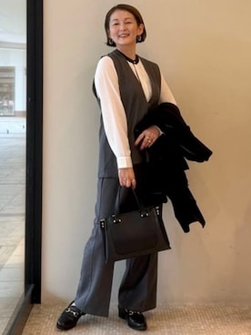 「アイテム（ポンチョ）」を使った、BEAMS HEART WOMENさん（レディース・163cm）の秋コーディネート