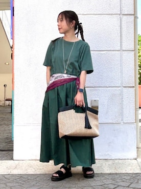 「BEAMS HEART（ビームスハート）の2WAY レース編み バッグ（Tote、ベージュ系）」を使った、BEAMS HEART WOMENさん（レディース・160cm）の夏コーディネート