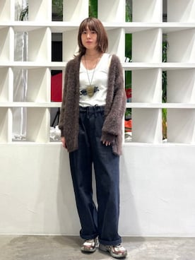 「BEAMS HEART（ビームスハート）のフェザーヤーン カーディガン（カーディガン/ボレロ、ブラウン系）」を使った、BEAMS HEART WOMENさん（レディース・160cm）の秋コーディネート