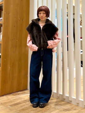 「BEAMS HEART（ビームスハート）のセンタープレス ワイド デニム パンツ（デニムパンツ、ブルー系）」を使った、BEAMS HEART WOMENさん（レディース・160cm）の秋コーディネート