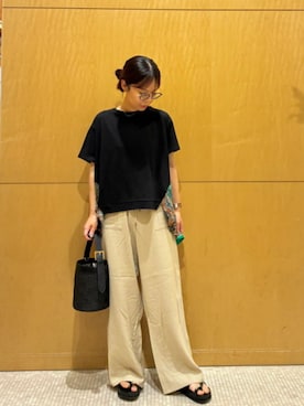 「BEAMS HEART（ビームスハート）のアイレット刺繍 パンツ（スラックス、ベージュ系）」を使った、BEAMS HEART WOMENさん（レディース・159cm）の夏コーディネート