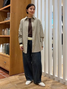 「BEAMS HEART（ビームスハート）のチェック オーバーサイズ シャツ（シャツ/ブラウス、ベージュ系）」を使った、BEAMS HEART WOMENさん（レディース・159cm）の夏コーディネート