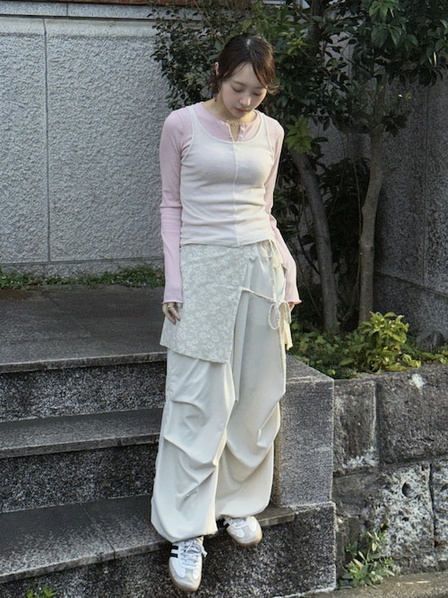 パンツ SENEE tuck loose parachute pants SENEE（セニー）の「tuck loose parachute pants（タックルーズ