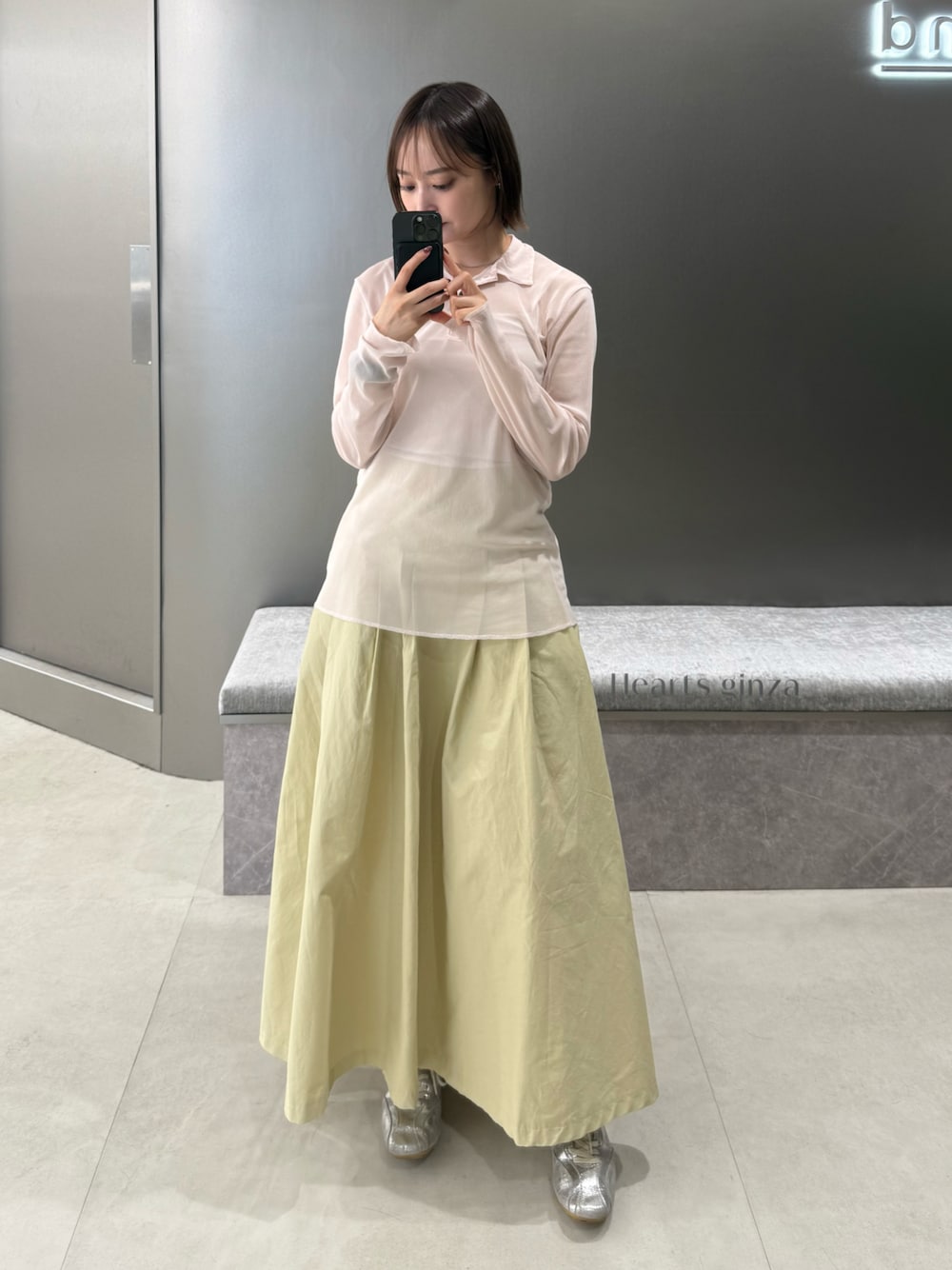 「willfully、シアーシャツ、ピンク、ピンクシャツ、シアートップス、キレイめカジュアル、シアー、ベージュ」｜「6のアイテム（シャツ/ブラウス、ピンク系）」を使った、いそまた あいさん（レディース・158cm）の夏コーディネートの1枚目の写真