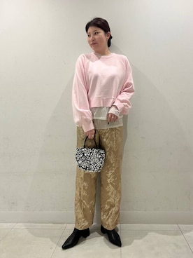 「冬の差し色コーデ」｜「アイテム（スウェット）」を使った、hikariさん（レディース・162cm）の冬コーディネート