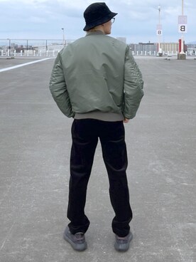 「コーデュロイパンツ」｜「アイテム（MA-1）」を使った、shuppi12さん（メンズ・172cm）の秋コーディネート