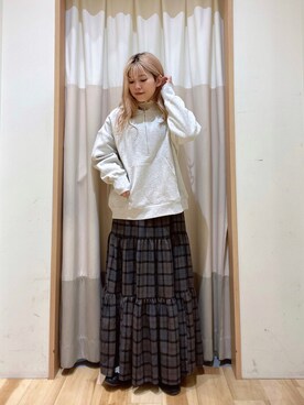 「Samansa Mos2 blue」｜「アイテム（スウェット）」を使った、ゆま🌻さん（レディース・155cm）の秋コーディネート