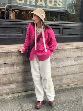 「ピンク」｜「アイテム（スウェットパンツ）」を使った、清水こづえさん（レディース・165cm・20代）の秋コーディネート