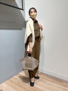 「ワークパンツ」｜「アイテム（パンプス）」を使った、TAKAOKAさん（レディース・156cm）の秋コーディネート