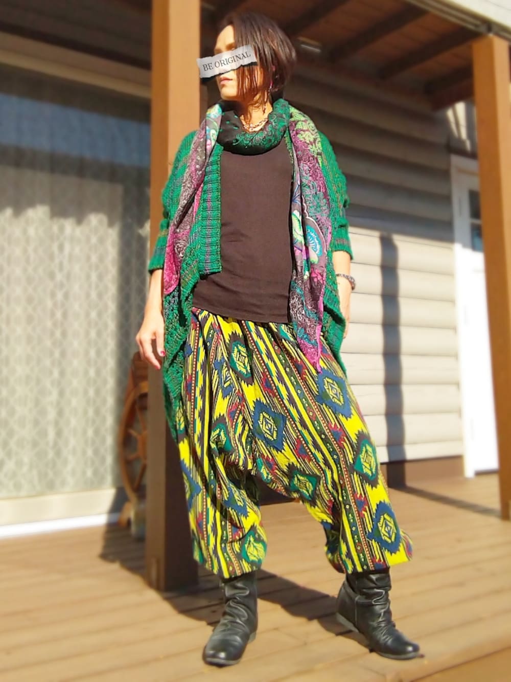 「エスニック、グリーン、サルエルパンツ、チチカカ、ざっくりニット、旦那さんのを借りました、チャイハネ、ロンクカーディガン」｜「チチカカのニットカーデ（ジャケット/アウター、グリーン系）」を使った、遊雲さん（レディース・155cm）の秋コーディネートの1枚目の写真