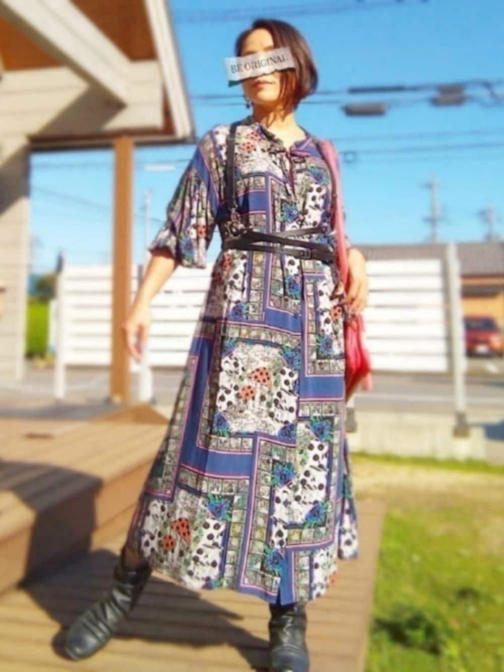 「韓国ファッション、大人ガーリー、シャツワンピ、ロングワンピース、ハーネス、ScoLar、きのこ、キノコ柄」｜「ScoLarのアイテム（シャツワンピース、ブルー系）」を使った、遊雲さん（レディース・155cm）の秋コーディネートの1枚目の写真