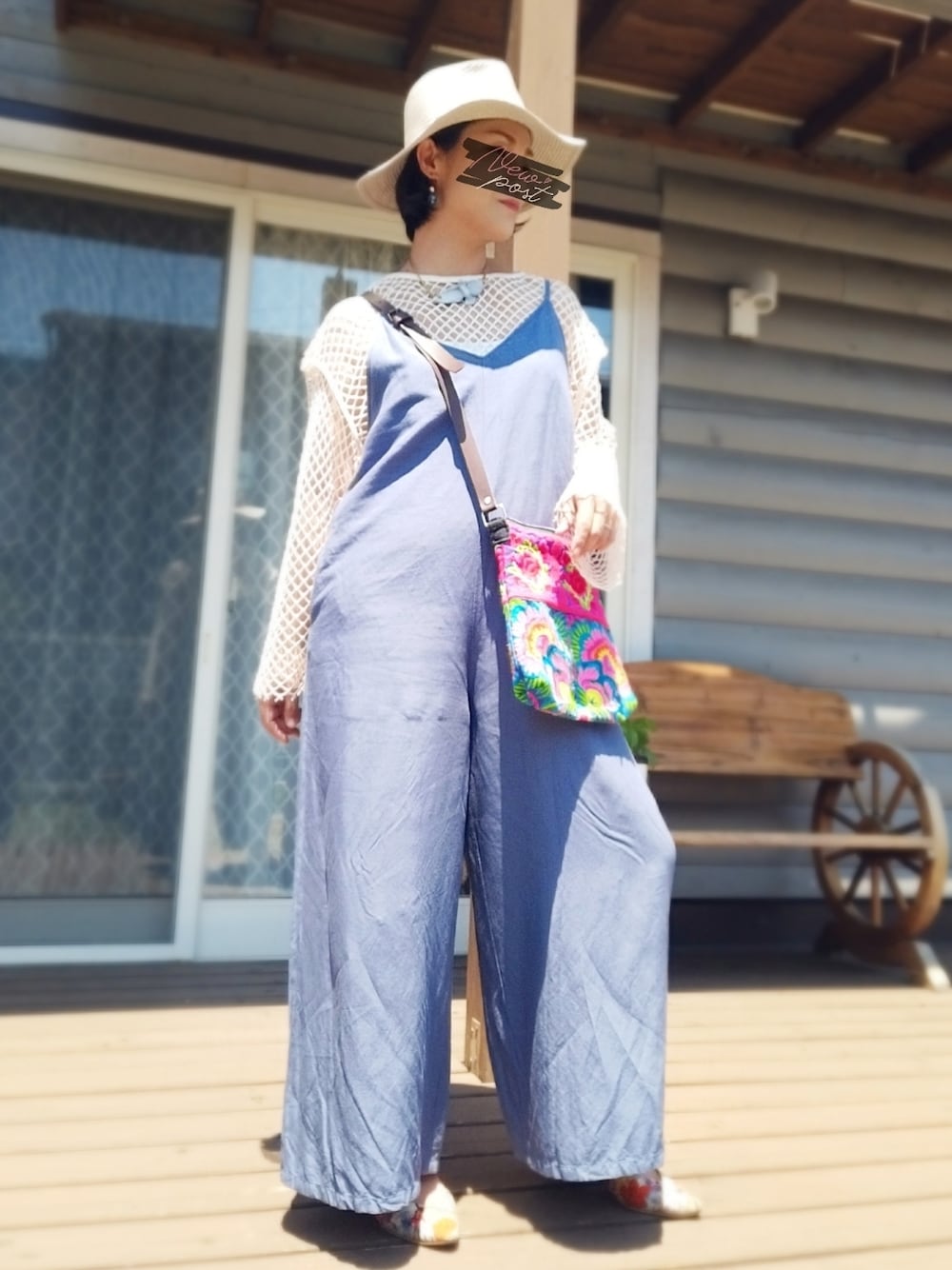 「サロペット、メッシュ、メッシュトップス、リネン、UNIQLO、花柄、刺繍バッグ、むぎわら帽子」｜「VACANCYのメッシュオーバーカットソー（Tシャツ/カットソー、ベージュ系）」を使った、遊雲さん（レディース・155cm）の夏コーディネートの1枚目の写真
