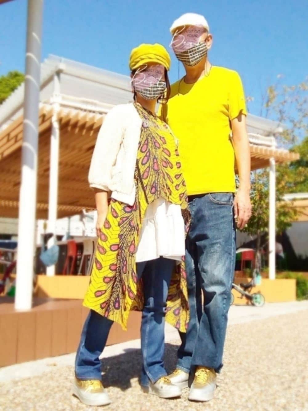 「カジュアルコーデ、休日コーデ、公園コーデ、おそろいコーデ、リンクコーデ、オトナカジュアル、レイヤードスタイル、エスニック、イエロー、ZARA、フレアデニム、NIKE」｜「USEDのレースブルゾン（ブルゾン、ホワイト系）」を使った、遊雲さん（レディース・155cm）の秋コーディネートの1枚目の写真