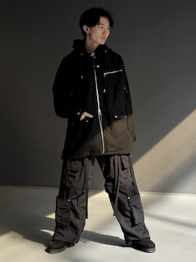 「PHILTHEORY（フィルセオリー）のBack graphic military parka / バックグラフィックミリタリーパーカー（パーカー、ブラック系）」を使った、くま🧸さん（メンズ・174cm）の春コーディネート
