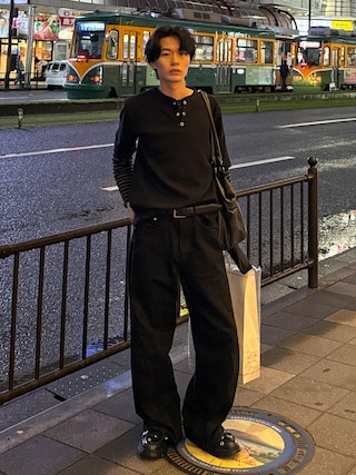 「NVRFRGT（ネヴァーフォーゲット）の【NVRFRGT】3D TWISTED WIDE LEG JEANS（デニムパンツ）」を使った、くま🧸さん（メンズ・174cm）の春コーディネート